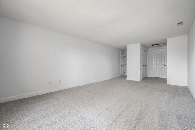 Building Photo - 8651 Jaffa Ct Dr E