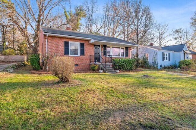 Building Photo - Adorable Brick Ranch Home in the Desirable Lindley Park Area! Updated, Hardwood Floors, Fenced!