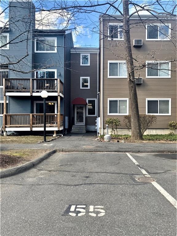 Building Photo - 14 Newtown Rd