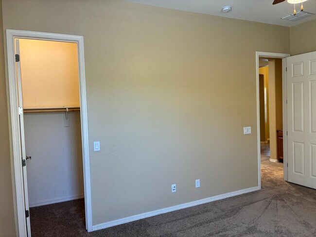 Building Photo - 20973 W Cora Vista