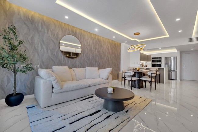 Building Photo - 2301 Collins Ave