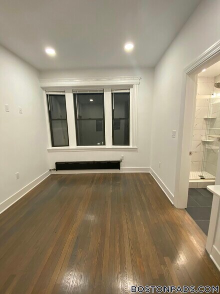 Building Photo - 11 Queensberry St