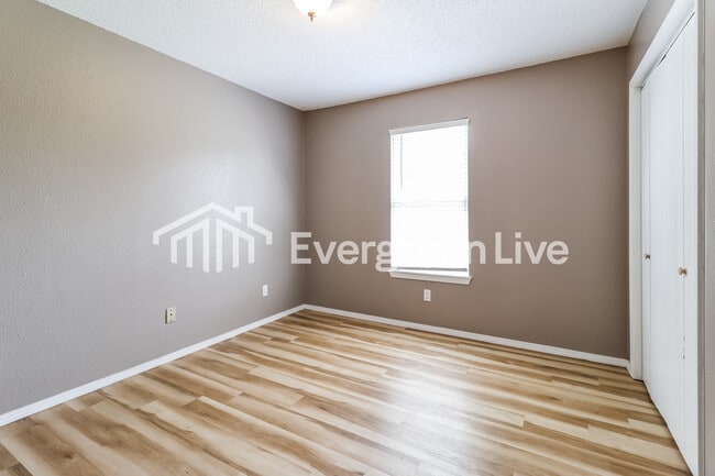 Building Photo - 1953 S 11th Pl