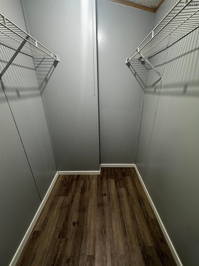 Building Photo - 1102 E Spring St