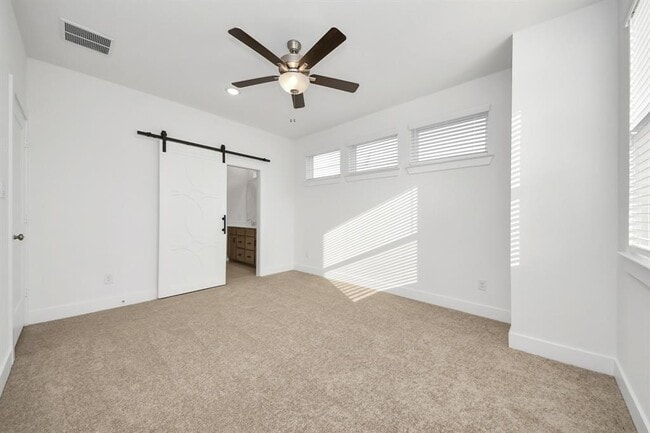 Building Photo - 1420 Shaded Rock Dr