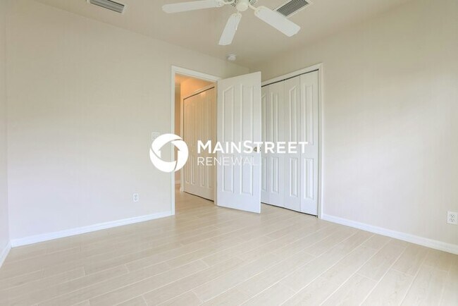 Building Photo - 3 Bedroom Pet-Friendly Home in NORTH PORT, FL with Main Street Renewal