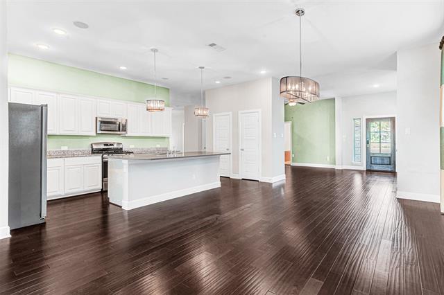 Building Photo - 1605 Cedar Crest Dr