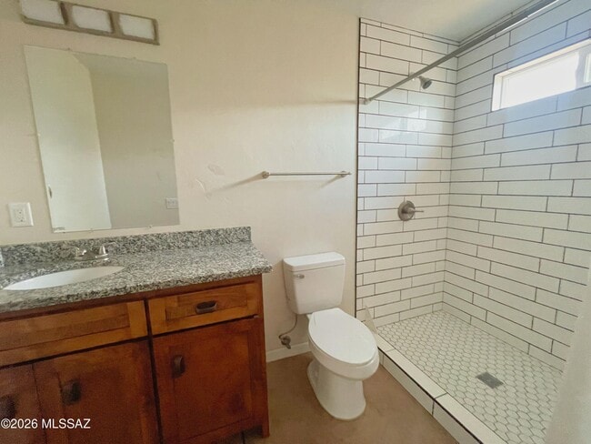 Building Photo - 2618 N Sparkman Blvd