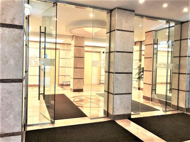 Building Photo - 135 Oceana Dr E