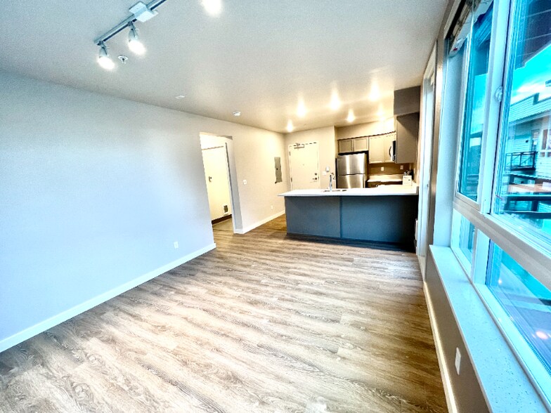 Building Photo - 2330 Yakima Ct