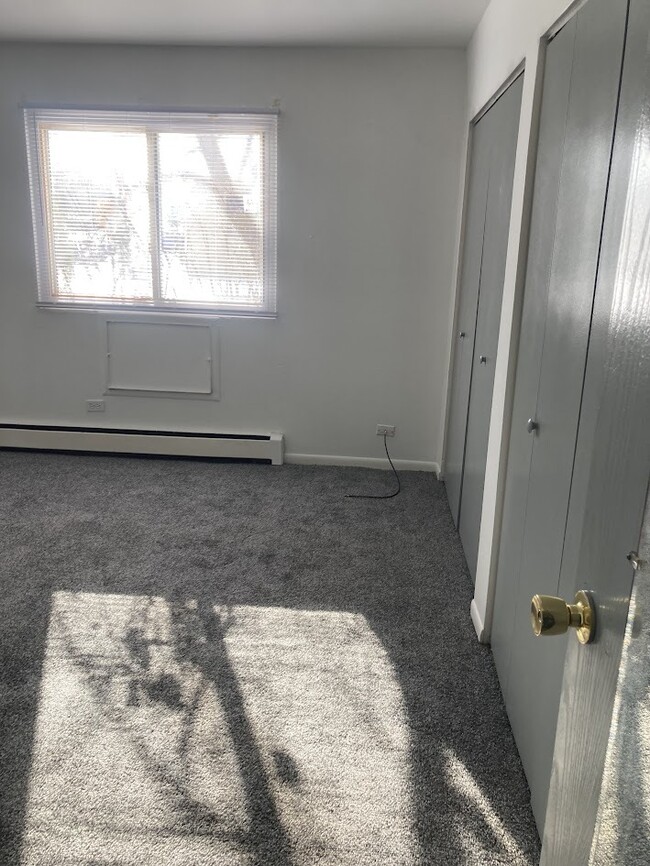 Building Photo - 92 Olesen Dr