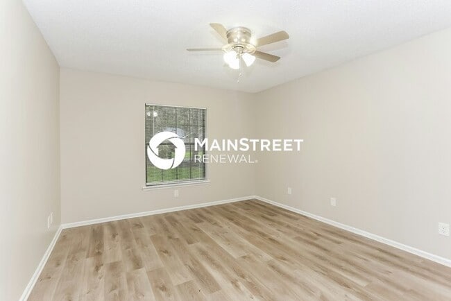 Building Photo - 3 Bedroom Pet-Friendly Home in FLEMING ISLAND, FL with Main Street Renewal