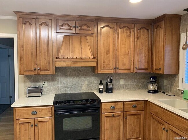 Building Photo - 111 Arrowhead Dr