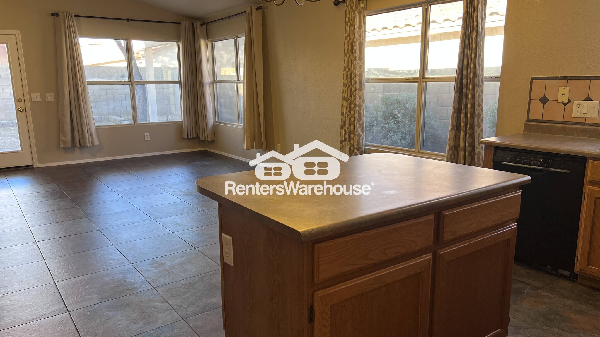 Building Photo - 9842 W Tonopah Dr