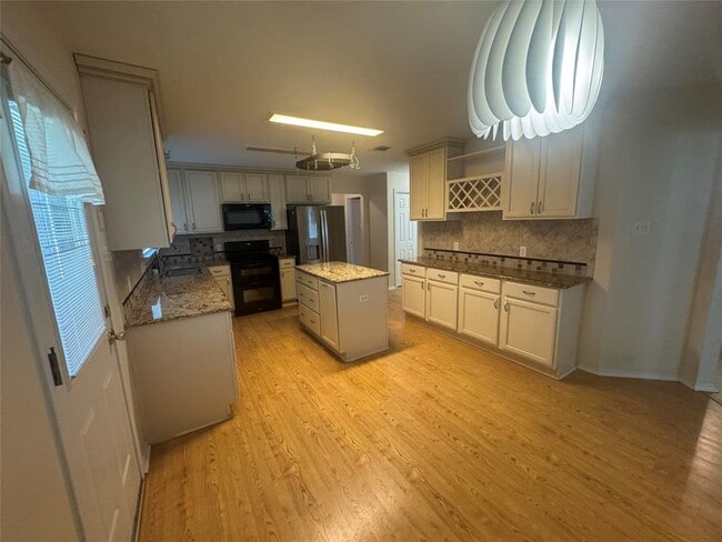 Building Photo - 3816 Eagles Nest St