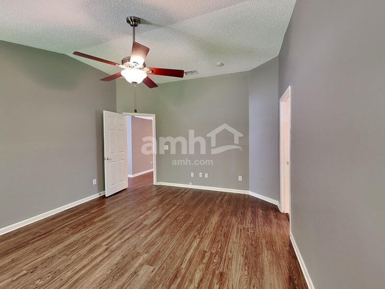 Building Photo - 1526 Bay Harbor Dr