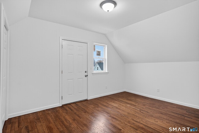 Building Photo - 144 Cottage St