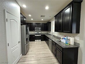 Building Photo - 7703 Peaceful Trellis Dr