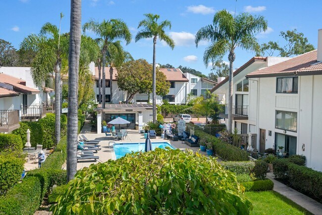 Building Photo - Fully Remodeled 2 Bed, 2 Bath East Beach T...