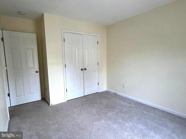 Building Photo - 1221 Kirby Cir