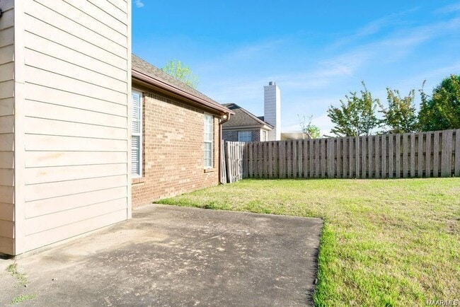 Building Photo - 3412 Crestwood Ln