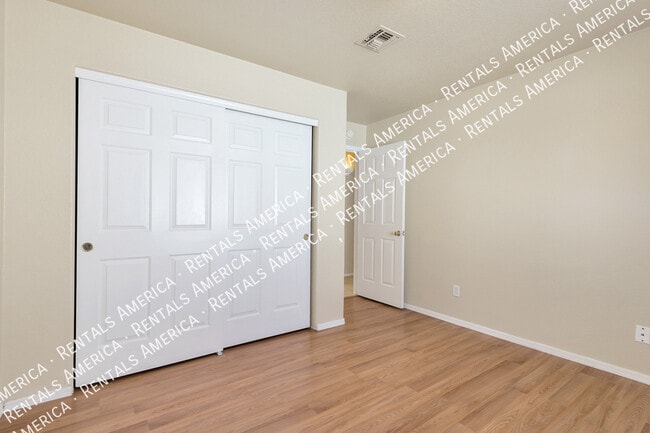Building Photo - 5568 W Peaceful Dove Pl