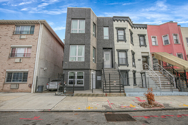 Building Photo - 1312 Putnam Ave