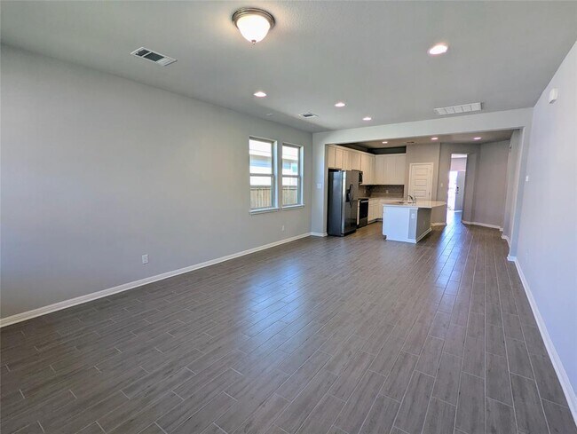 Building Photo - 121 Drifter Ln