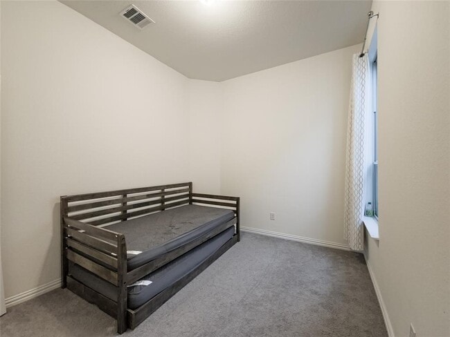 Building Photo - 627 Pheasant Hill Ln