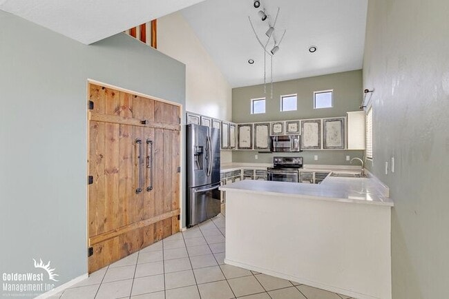 Building Photo - Luxurious 4Bdm 2.5Ba Home with Expansive Backyard in Mesa