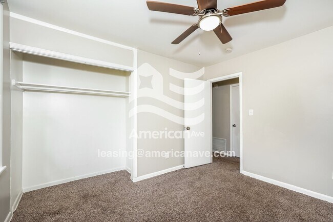 Building Photo - 102 Oakdale Dr