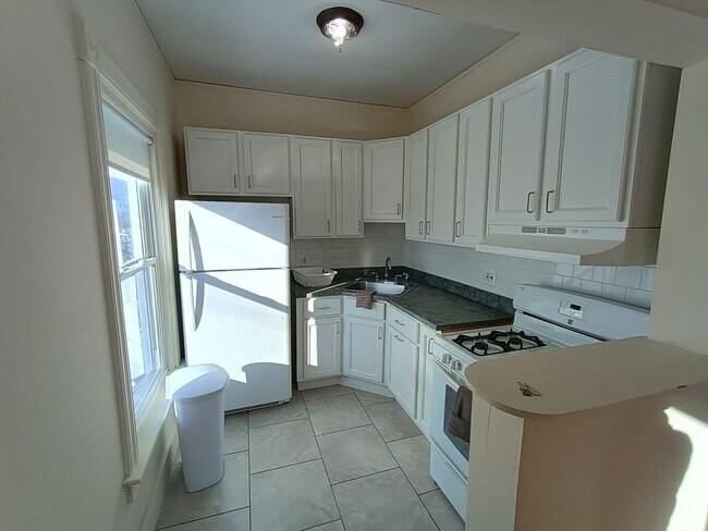 Building Photo - 292 Wilder St