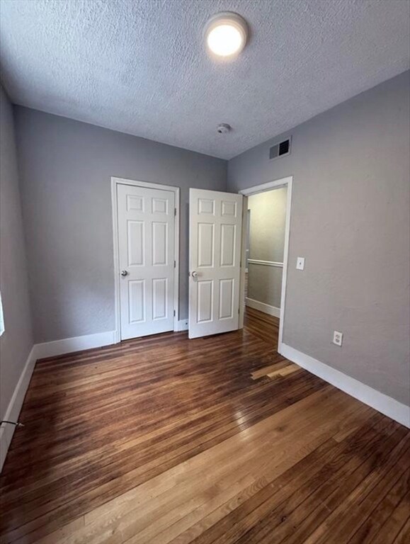 Building Photo - 32 Callender St