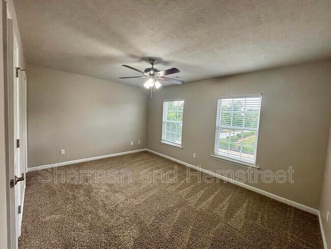 Building Photo - 602 Dobhill Ln
