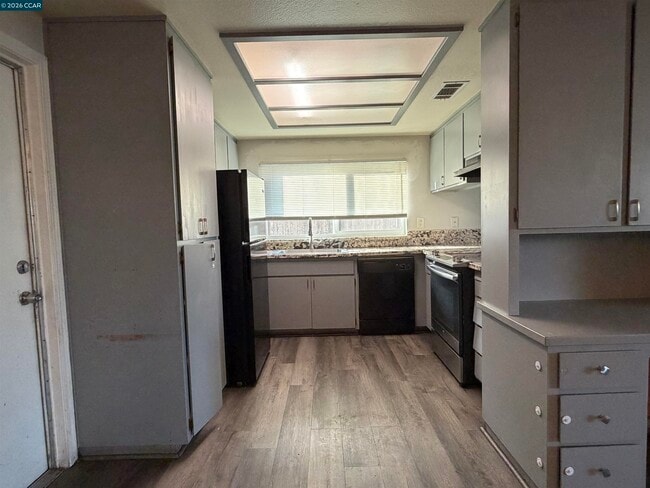 Building Photo - 2406 White Birch Dr