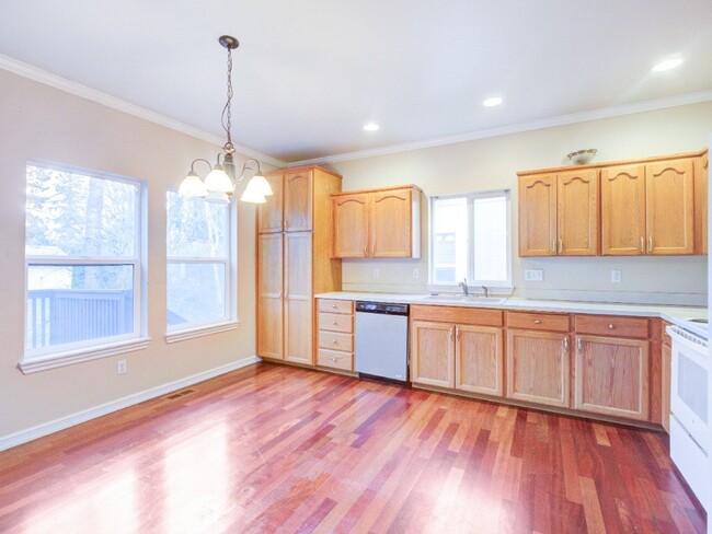Building Photo - 1011 117th Streetcourt E
