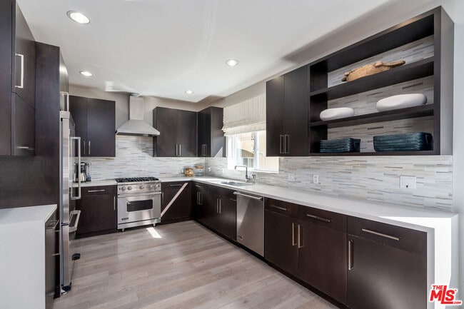 Building Photo - 1745 S Barrington Ave