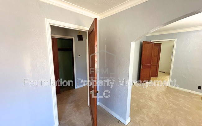 Building Photo - 8746 Greenhill Rd