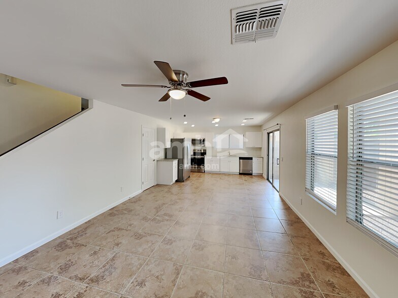 Building Photo - 1108 E Parkview Ct