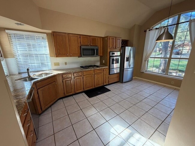 Building Photo - 5913 Shanghai Pierce Rd