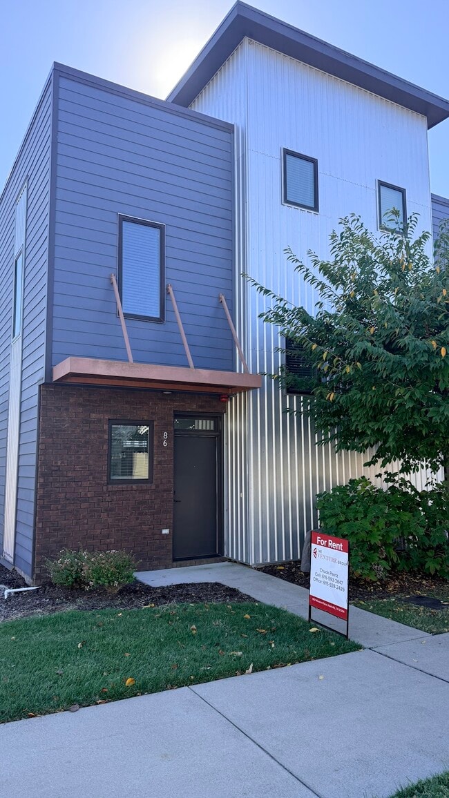 Building Photo - 86 Evanston Ave