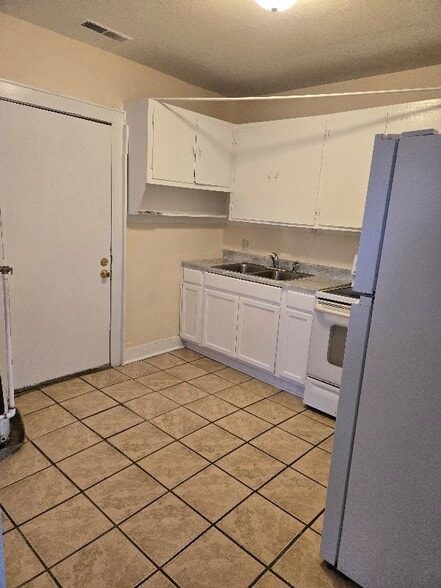 Building Photo - 2932 Alabama Dr