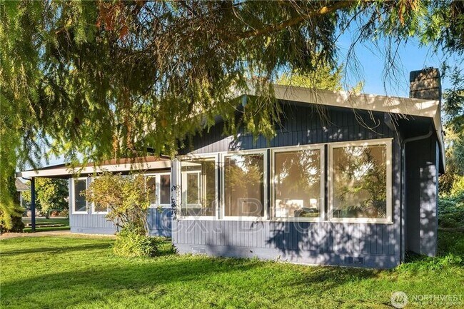 Building Photo - 20817 3rd Ave W