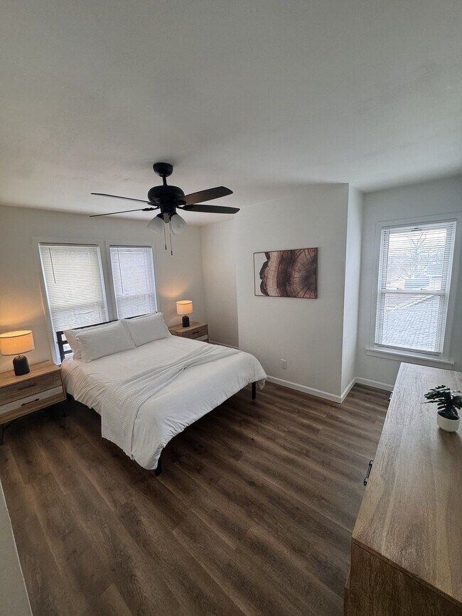 Building Photo - 6559 Hoffman Ave