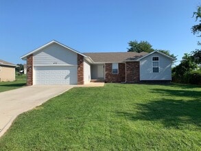 Building Photo - Country Setting 4 Bedroom House in Willard
