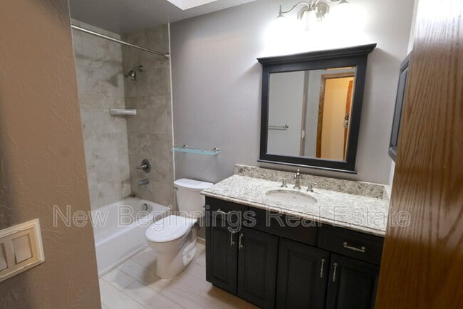 Building Photo - 2125 Sather Dr