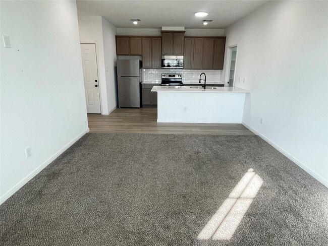 Building Photo - 2400 Nile Valley Rd