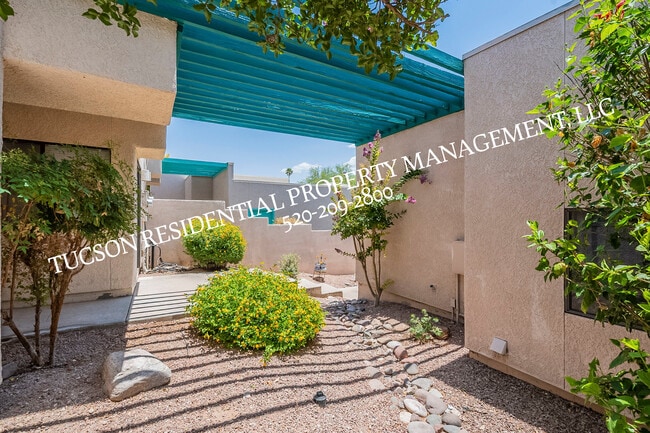 Building Photo - 4950 N Valle Rd