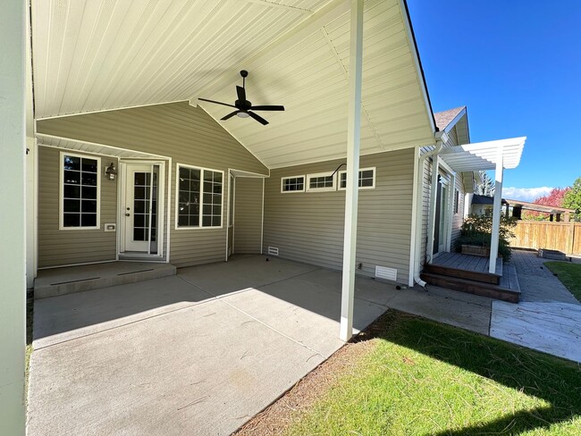 Building Photo - Coeur D'Alene Home
