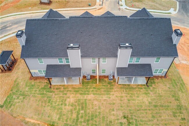 Building Photo - 6408 Pine St